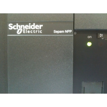 Easergy Sepam 80 NPP Schneider Electric Reläskydd för kritisk kraftförsörjning.