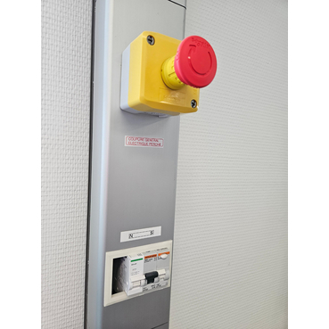  Image of product in real life situation Contextual_XALK_Building