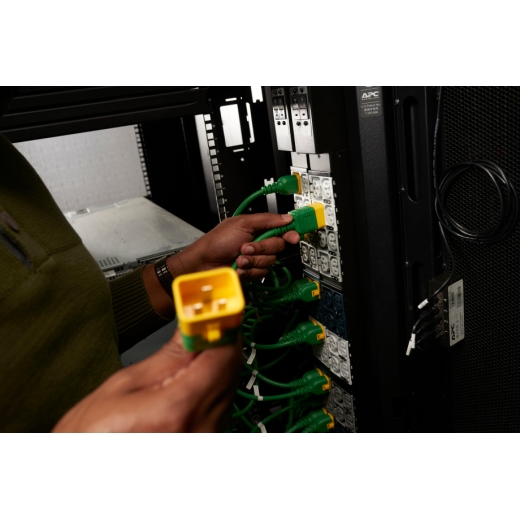 APC NetShelter Rack PDU Advanced, Metered, 3Phase, 22.1kW 400V 32A or 17.3kW 415V 30A, 48 Outlets, IEC309