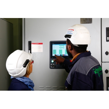 EcoFit™ Replacement for Drives Schneider Electric EcoFit™ Replacement service can replace your older drives with the latest technology. You can benefit from new features, extended support, and reduce the risk of unplanned downtime.