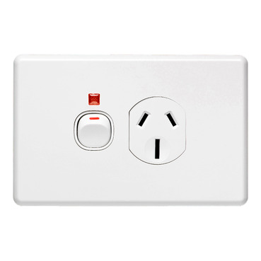 Classic C2000 Series, Single Switch Socket Outlet Classic, 250V, 15A, Indicator