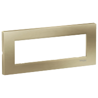  LMR7267007 LMR7267007 Easy Styl, dekorativni ram, 7 modula, metalik bež Tip proizvoda ili
komponente
Dekorativni ram
Prezentacija uređaja Osnovni element
Nijansa boje Metalik bež
Dopunske informacije
Broj modula 7 modela
Visina 81 mm
Dubina 9,5 mm
Širina 197 mm
Način pričvršćivanja Utično 