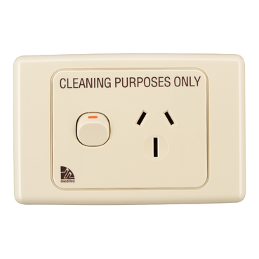 SOCKET SWITCHED SINGLE CLEANER 15A