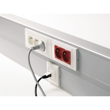 OptiLine 70 trunking in Aluminium. 185x55. Altira wiring device, pin-earthed