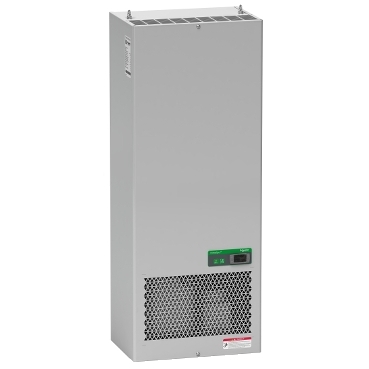  NSYCU3K3P4 NSYCU3K3P4 ClimaSys standardni uređaj za hlađenje bočna montaža - 2900W na 400 V Tip proizvoda ili komponente	
Uređaj za hlađenje
mounting type	
Strana
Tip instalacije	
U zatvorenom
Namena proizvoda	
Za ormane
Način montiranja	
Zavrtnjima
Naponski ulaz	
400 V 50/60 Hz
Broj faza mreže	
Trofazne
Snaga hlađenja	
2900 W 50/60 Hz L35-L35
2250 W 50/60 Hz L35-L50
Dopunske informacije
Visina	
1270 mm
Širina	
500 mm
Dubina	
336 mm
[in] nazivna struja	
2,6 A
Udarna struja	
14 A
Snaga potrošnje u w	
1220 W pri 50/60 Hz, L35-L35
1440 W pri 50/60 Hz, L35-L50
Odnos energetske efikasnosti	
2,4
Tip upravljanja	
Elektronski kontroler
Podešavanje opsega temperature	
20…50 °C
Temperatura okoline za rad	
50 °C maximum:
20…46 °C inside the enclosure:
20…50 °C outside the enclosure:
Noise level	
70 dB conforming to EN/ISO 3746
Pritisak	
25 bar
Flow rate	
Internal circuit: 1450 m3/h at 50/60 Hz
External circuit: 1450 m3/h at 50/60 Hz
Masa proizvoda	
84 kg
Tip gasa hlađenja	
R134a (0,84 kg)
Type of filter	
Opcioni filter spoljašnjeg kol