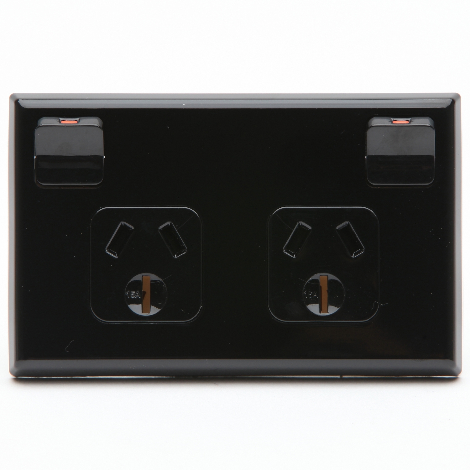 PDL 600 Series - Switched Socket 15A Horizontal 250V - Black