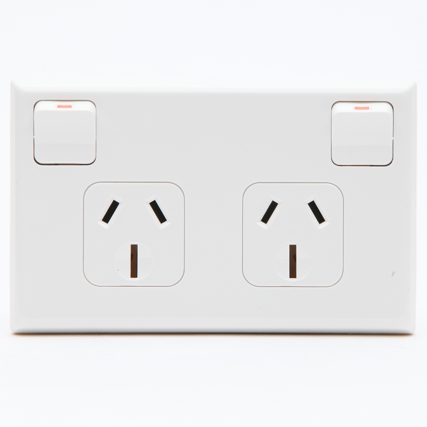 PDL 600 Series - Switched Socket 15A Horizontal 250V - White