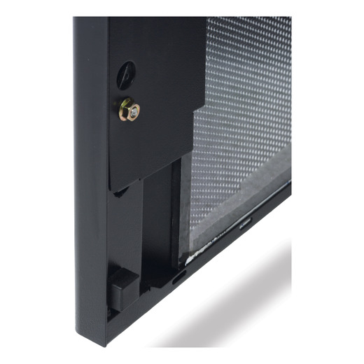InRow SC System 1 InRow SC, 1 NetShelter SX Rack 600mm, and Rear Containment