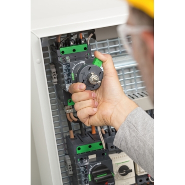 Compact NSXm molded case circuit breaker (MCCB) in a Smart Panel