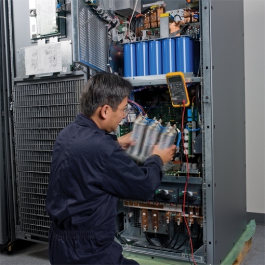 (1) service de remplacement complet du condensateur d'entrée CA dont main-d'œuvre pour (1) onduleur EPS 8000 Avant gauche